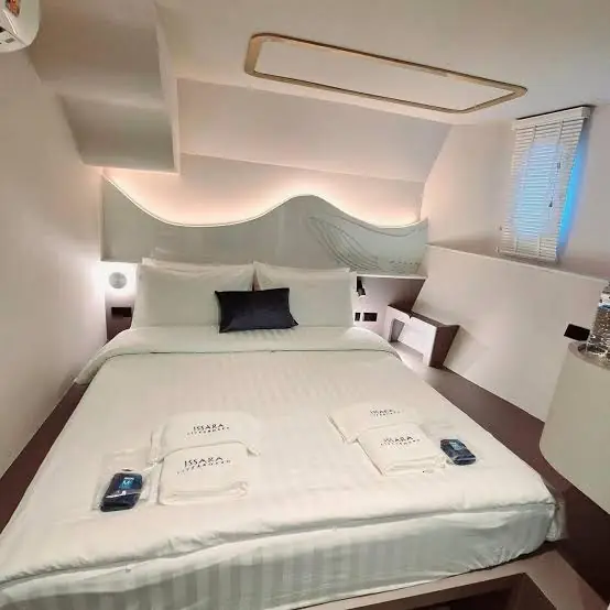 ห้อง Master Cabin เตียงใหญ่บนเรือ Issara Liveaboard