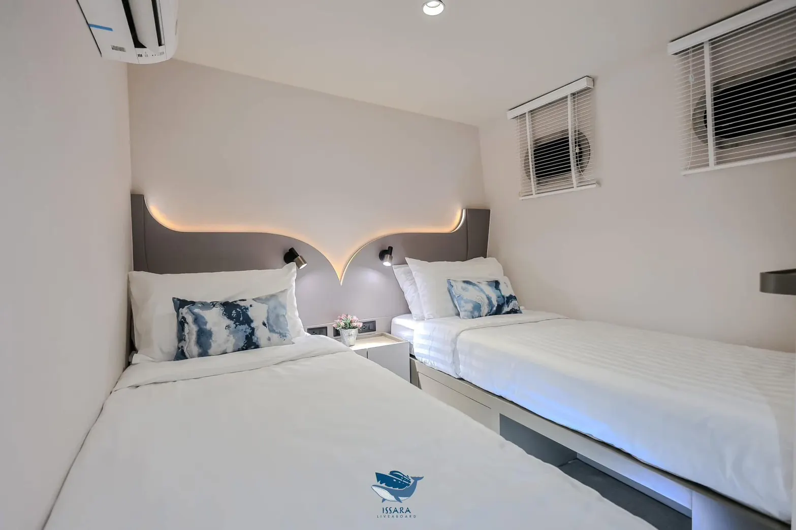 ห้องพักเตียงคู่บนเรือ Issara Liveaboard